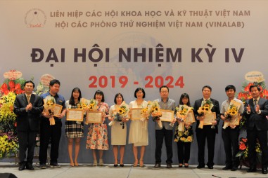 Vinh danh 18 đơn vị đồng hành cùng triển lãm thiết bị và công nghệ thử nghiệm VinaLAB2019