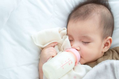 Phát hiện chất giúp cải thiện chất lượng sữa bột ngang với sữa mẹ