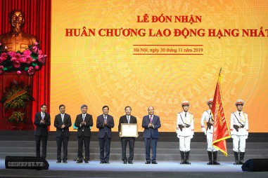 Thủ tướng: Việc đầu tiên phải làm là đổi mới sáng tạo cách trọng dụng con người