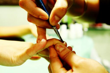 Hệ lụy sức khỏe trong các salon làm móng