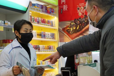 Các nhà khoa học gấp rút tạo ra vaccine nCoV, nhưng liệu có kịp?