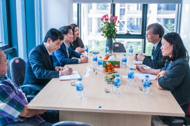 Lãnh đạo VinaLAB làm việc với đại diện Hiệp hội JaiMa