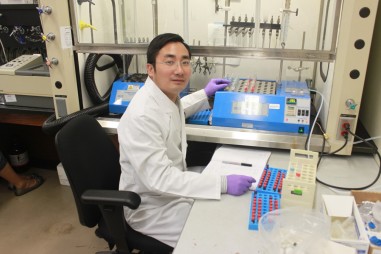 Đánh giá rủi ro phơi nhiễm phthalates qua con đường hít thở không khí