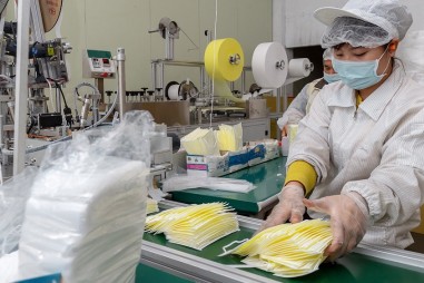 Khẩu trang, quần áo bảo hộ y tế xuất khẩu phải đáp ứng tiêu chuẩn của EU