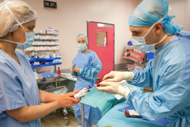 Tấn công tế bào gốc mục tiêu có thể làm cho quá trình cấy ghép an toàn hơn