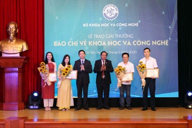 Trao Giải thưởng báo chí về khoa học và công nghệ năm 2019