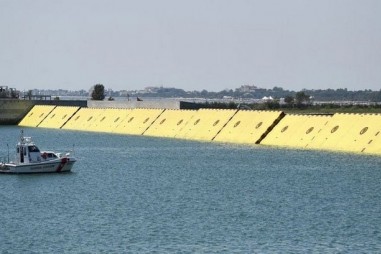Venice lần đầu thử nghiệm hệ thống cửa chắn lũ