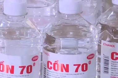 Phát hiện hàng nghìn chai cồn y tế có methanol