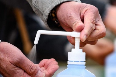 Cảnh báo khẩn cấp của Mỹ về 87 sản phẩm nước rửa tay chứa chất gây hại