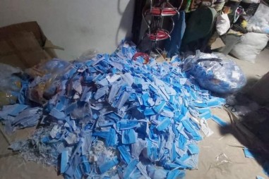 Thủ tướng yêu cầu xử lý nghiêm hành vi sản xuất khẩu trang không đảm bảo chất lượng