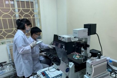 Chip vi lưu xét nghiệm máu phát hiện sớm ung thư phổi