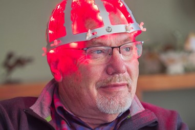 Liệu pháp ánh sáng, hy vọng mới cho bệnh nhân Parkinson