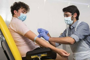 Vaccine Covid-19 Oxford tạo miễn dịch mạnh ở người cao tuổi