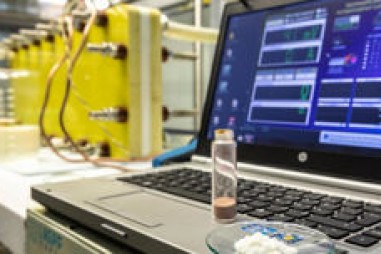 Pin lưu trữ năng lượng sinh thái từ vani