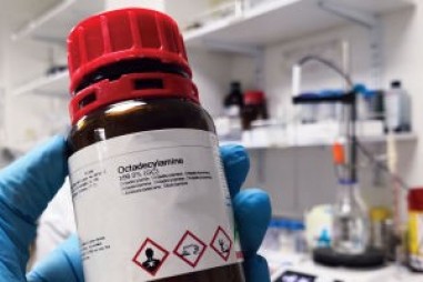 Cách ngăn chặn việc trộn lẫn hóa chất ngẫu nhiên trong phòng thử nghiệm