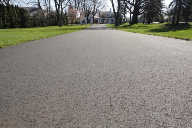 Phát triển vật liệu rải đường từ rác thải