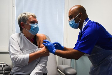 Novavax bắt đầu thử nghiệm vaccine Covid-19 ở Mỹ