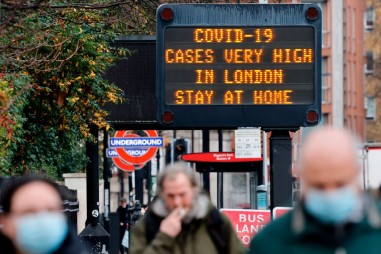 Biến thể SARS-CoV-2 mới ở Anh: Không dễ đánh giá tác động