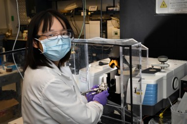 Nghiên cứu cho thấy vai trò của bạch kim trong việc chuyển đổi nhiên liệu sạch