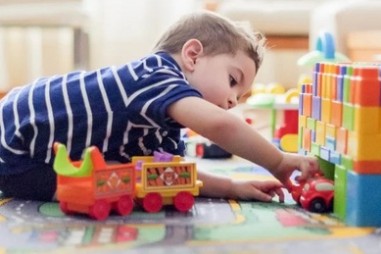 Phát hiện hơn 100 chất có thể gây hại cho trẻ em có trong đồ chơi nhựa