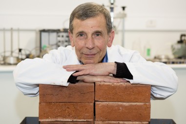 Tái chế đầu lọc thuốc lá thành gạch xây dựng