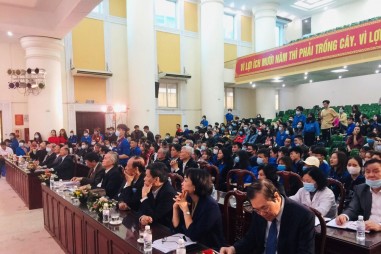 Lễ tuyên dương khen thưởng sinh viên đạt thành tích tại các cuộc thi Quốc gia và Khu vực 2019- 2020