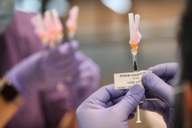 Vaccine của Pfizer có thể chống lại các chủng SARS-CoV-2 biến thể