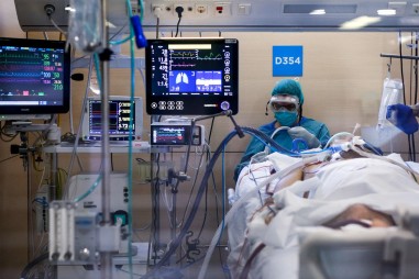 Thử nghiệm quốc tế về thuốc điều trị Covid-19: Tập trung vào phản ứng miễn dịch