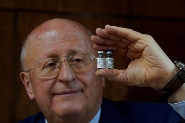 Nga thử nghiệm vaccine COVID-19 dạng xịt mũi cho trẻ em