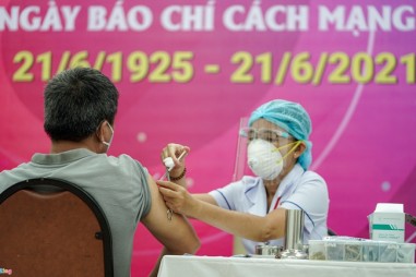 Cách nhận biết biến chứng đông máu sau khi tiêm vaccine Covid-19