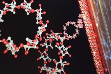 Hợp chất làm từ tinh bột chuyển đổi năng lượng cơ học thành năng lượng điện