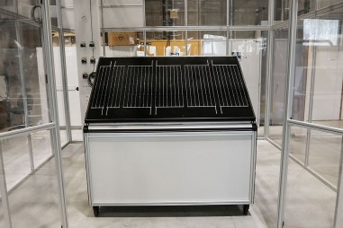 Pin điện mặt trời sản xuất hydro “xanh”