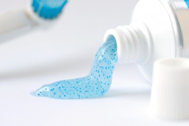 Cảnh báo về mỹ phẩm chăm sóc da chứa hạt vi nhựa