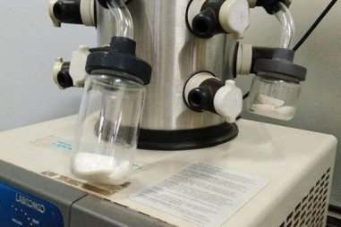 Vật liệu lọc nước nhiễm xăng dầu