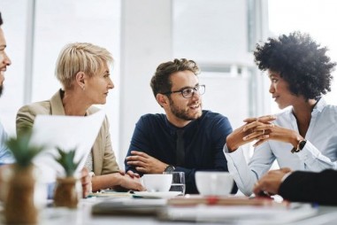 Mô hình hóa các ứng xử hòa nhập để xây dựng lòng tin với nhân viên