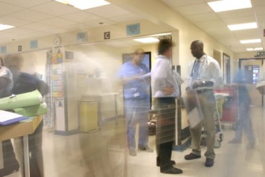 Vaccine cúm có thể làm giảm tác động nghiêm trọng của bệnh COVID-19