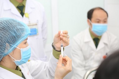 Hội đồng đạo đức chấp thuận kết quả thử nghiệm lâm sàng của vaccine Nanocovax giai đoạn 3a