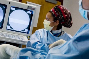 Thử nghiệm dùng dòng điện xoay chiều tần số cực thấp để điều trị đau lưng