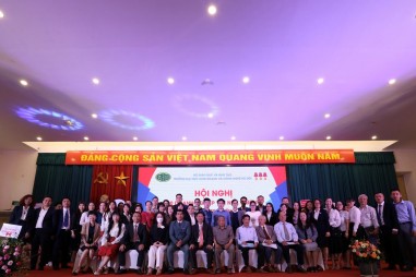 Hội nghị 120 doanh nghiệp với trường Đại học Kinh doanh và Công nghệ Hà Nội về ngày hội việc làm cho sinh viên năm 2022.