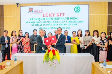 Tăng cường quản lý an toàn thực phẩm trong sản xuất và kinh doanh nước mắm