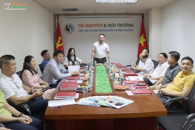 Tổng Biên tập Tạp chí TNNN và các cơ quan báo chí thăm và làm việc với Tạp chí Tài nguyên và Môi trường