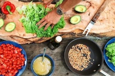 Thực trạng bệnh truyền qua thực phẩm của sinh viên Học viện quân y