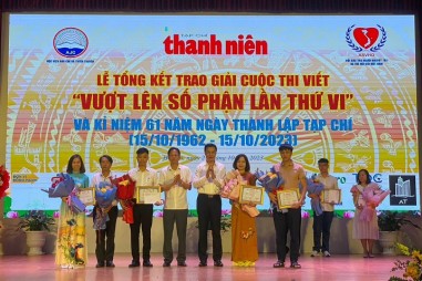 Trao giải cuộc thi viết “Vượt lên số phận” lần VI và kỷ niệm 61 năm thành lập Tạp chí Thanh niên