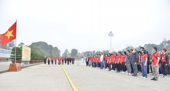 VinaCert trang trọng tổ chức Lễ báo công dâng Bác và khen thưởng các tập thể, cá nhân có thành tích xuất sắc năm 2023