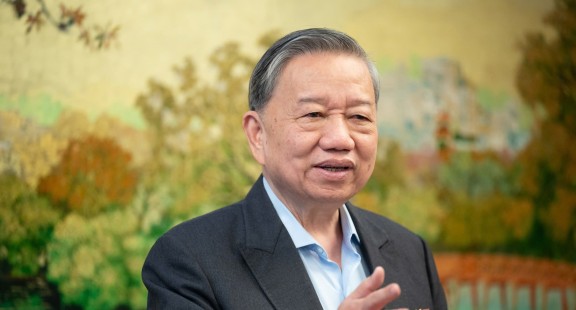 Tổng Bí thư Tô Lâm ký ban hành nghị quyết mới của Bộ Chính trị về phát triển kinh tế tư nhân