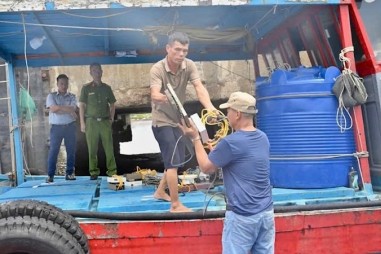 Quảng Ninh: Khởi tố 02 đối tượng tháo 13 thiết bị giám sát hành trình tàu cá, tiếp tay cho khai thác IUU