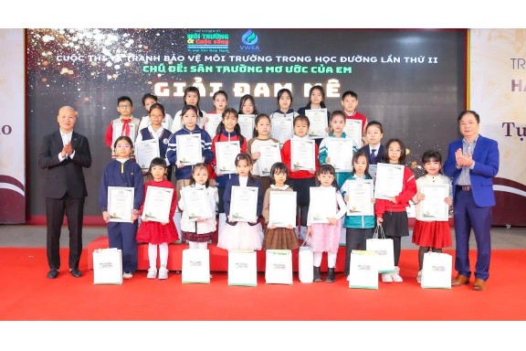 Ấn tượng Lễ trao giải Cuộc thi vẽ tranh  “Bảo vệ môi trường trong học đường – Sân trường mơ ước của em”