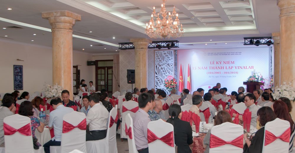 vinalab-ky-niem-15-nam-thanh-lap-va-don-nhan-bang-khen-cua-lien-hiep-hoi-1